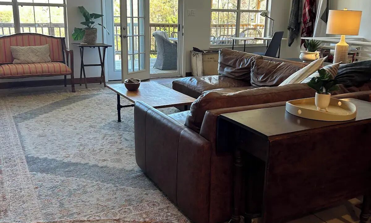 Photo of Livingroom in Andersonville