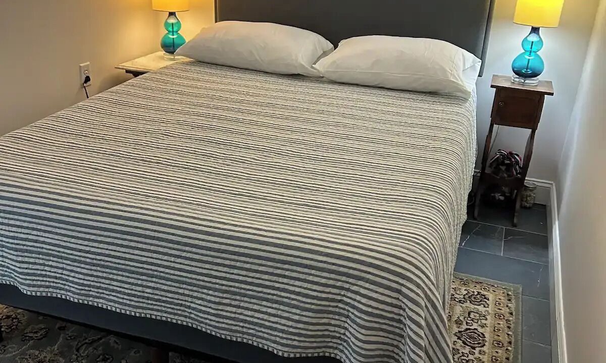 Photo of Bedroom in Andersonville