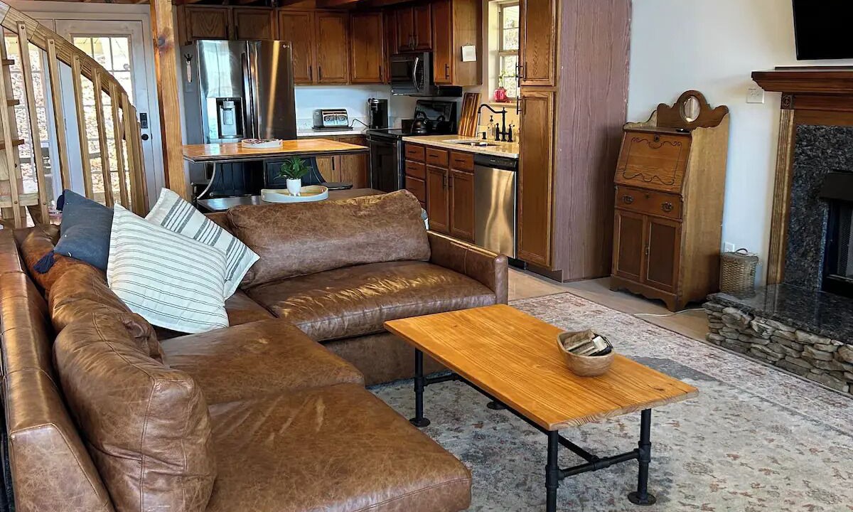 Photo of Livingroom in Andersonville