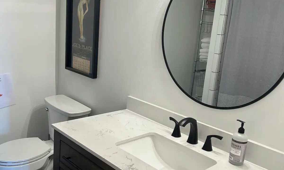 Photo of Bathroom in Andersonville