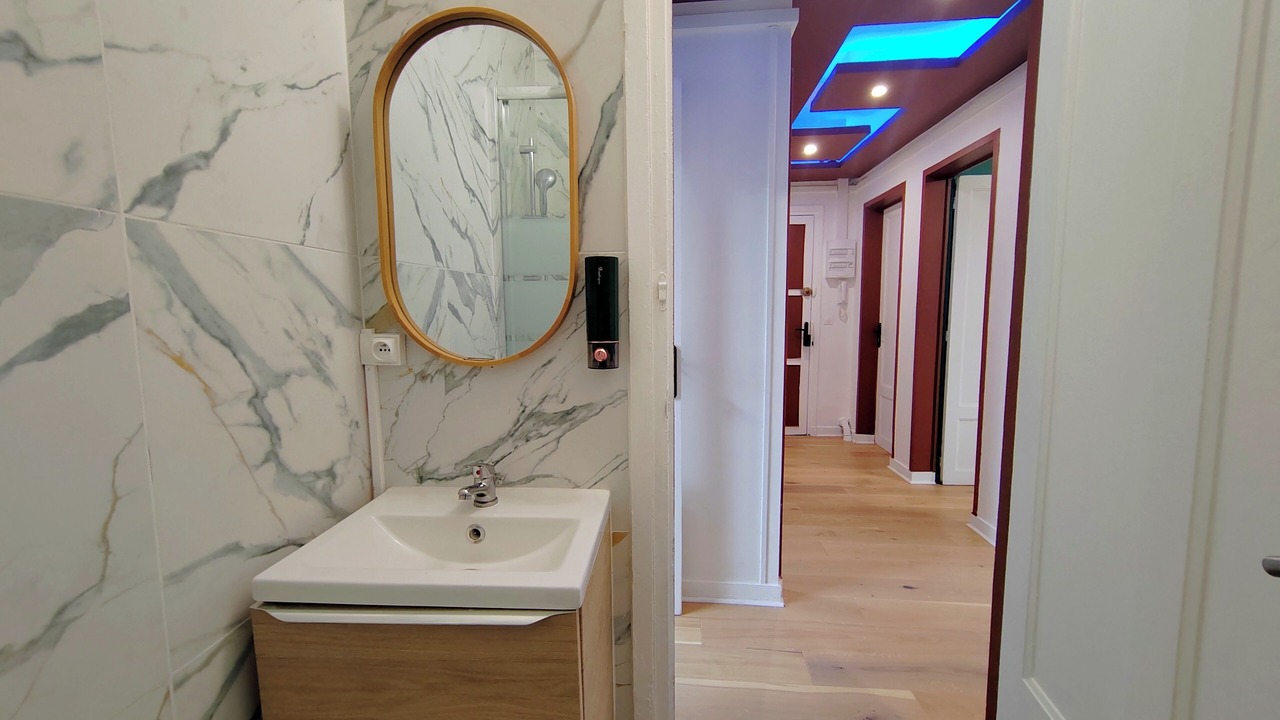 Photo of Bathroom in Creil