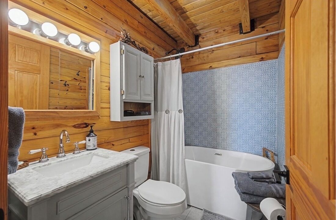 Photo of Bathroom in Valley Head