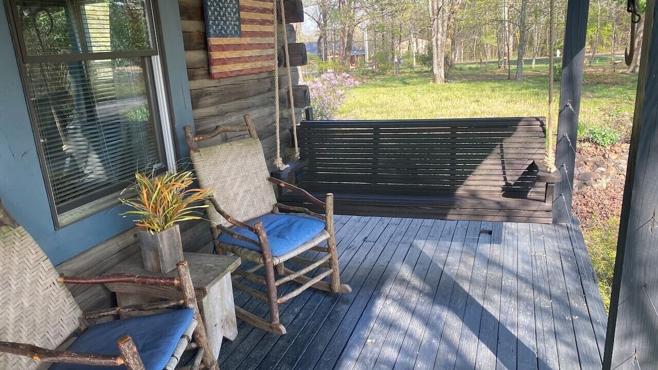 Photo of Patio Balcony in Valley Head