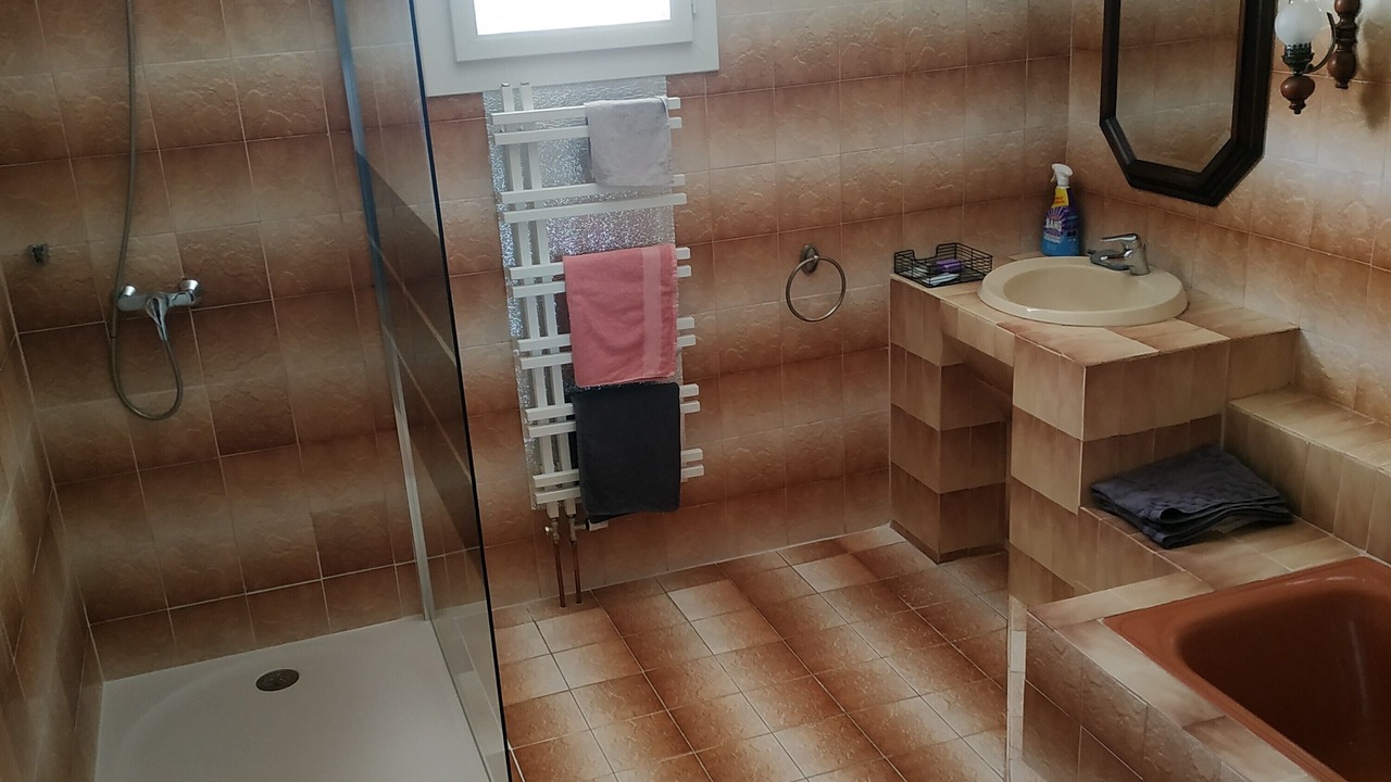 Photo of Bathroom in Banon