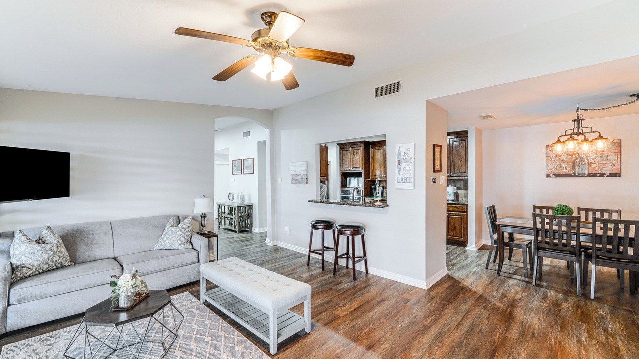 Photo of Livingroom in Lakewood Village