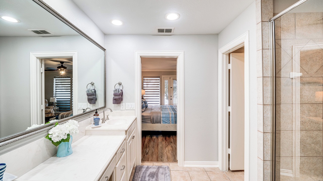 Photo of Bathroom in Lakewood Village