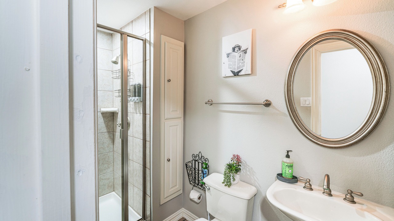 Photo of Bathroom in Lakewood Village