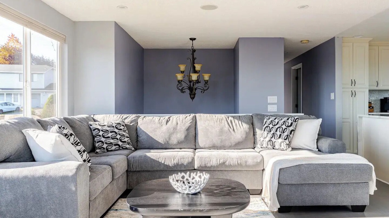 Photo of Livingroom in SeaTac