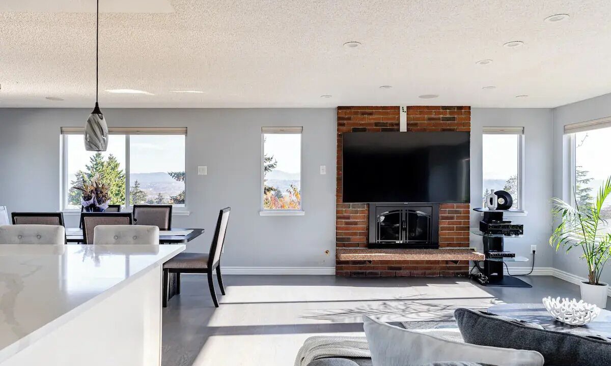 Photo of Livingroom in SeaTac