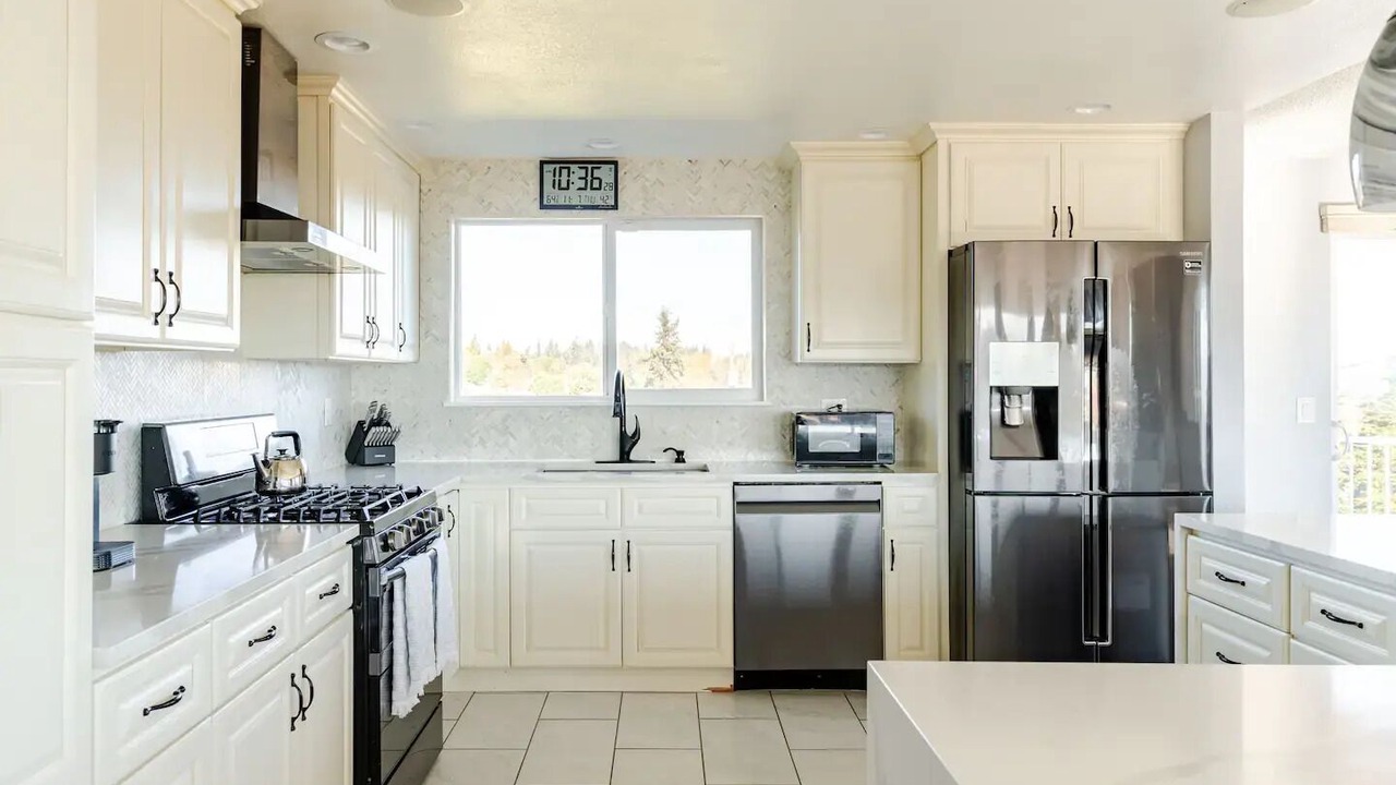 Photo of Kitchen in SeaTac