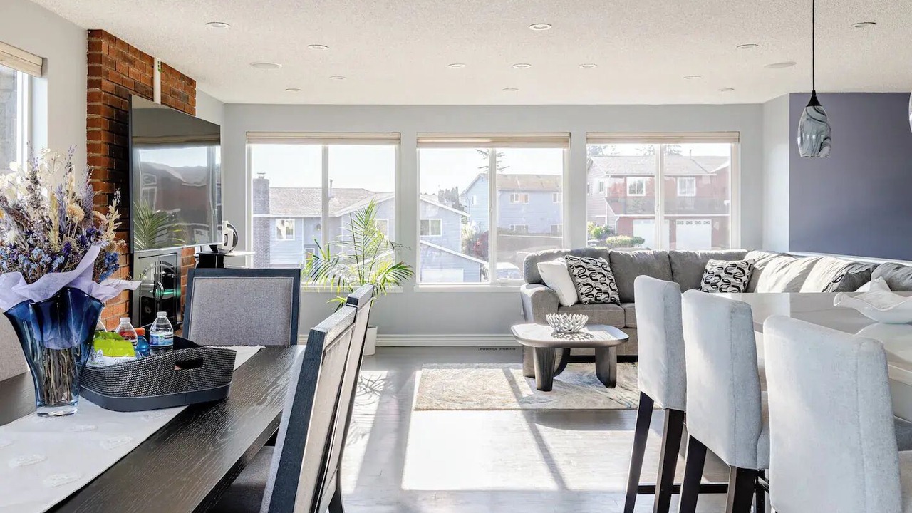 Photo of Livingroom in SeaTac