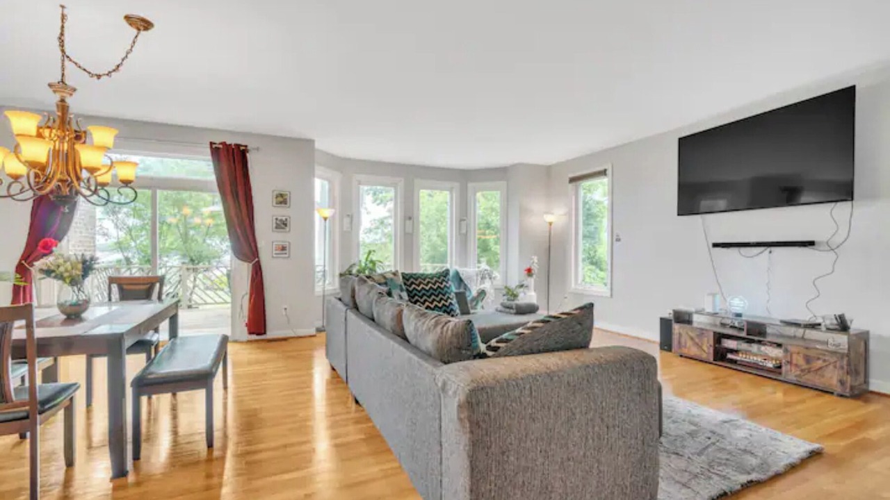 Photo of Livingroom in Hampton