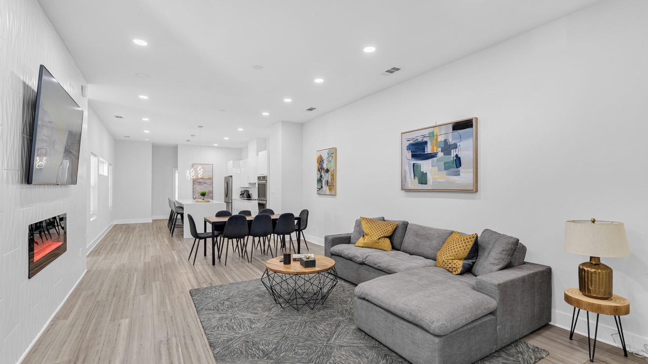 Photo of Livingroom in West Dallas