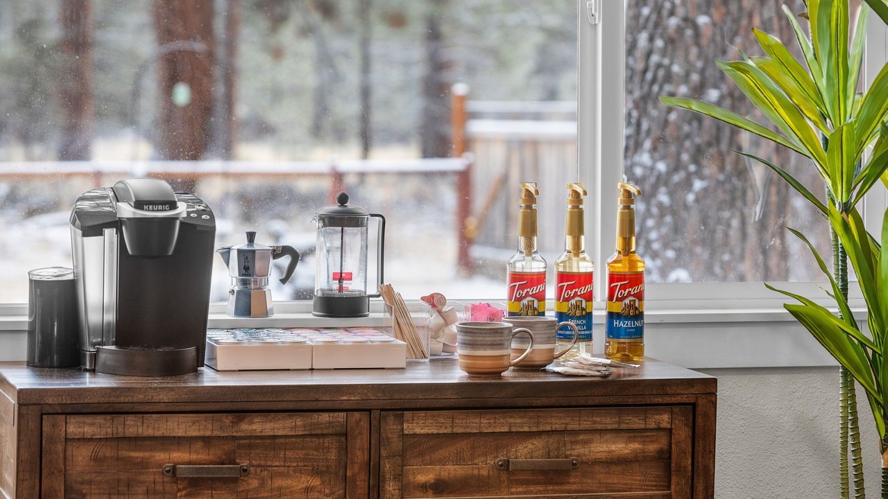 Photo of Others in Sisters