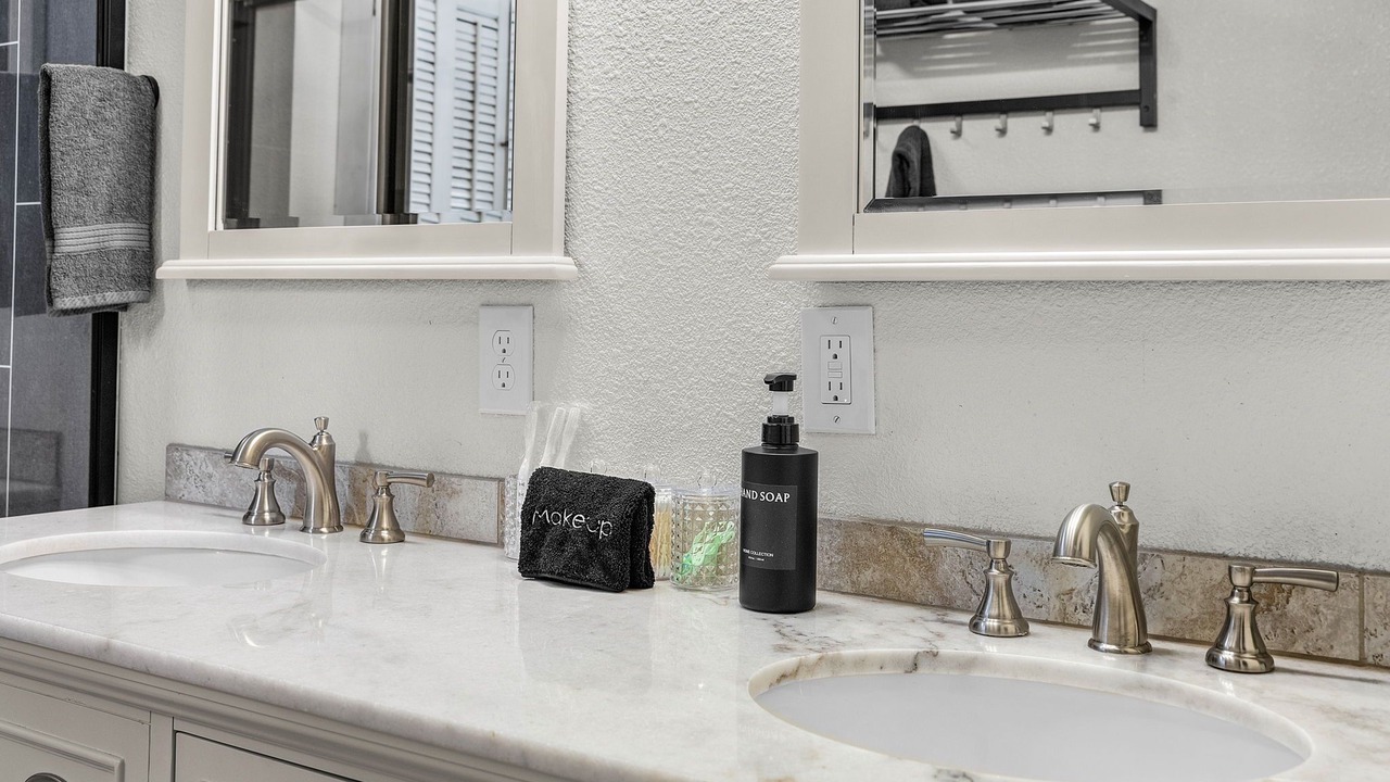 Photo of Bathroom in Sisters