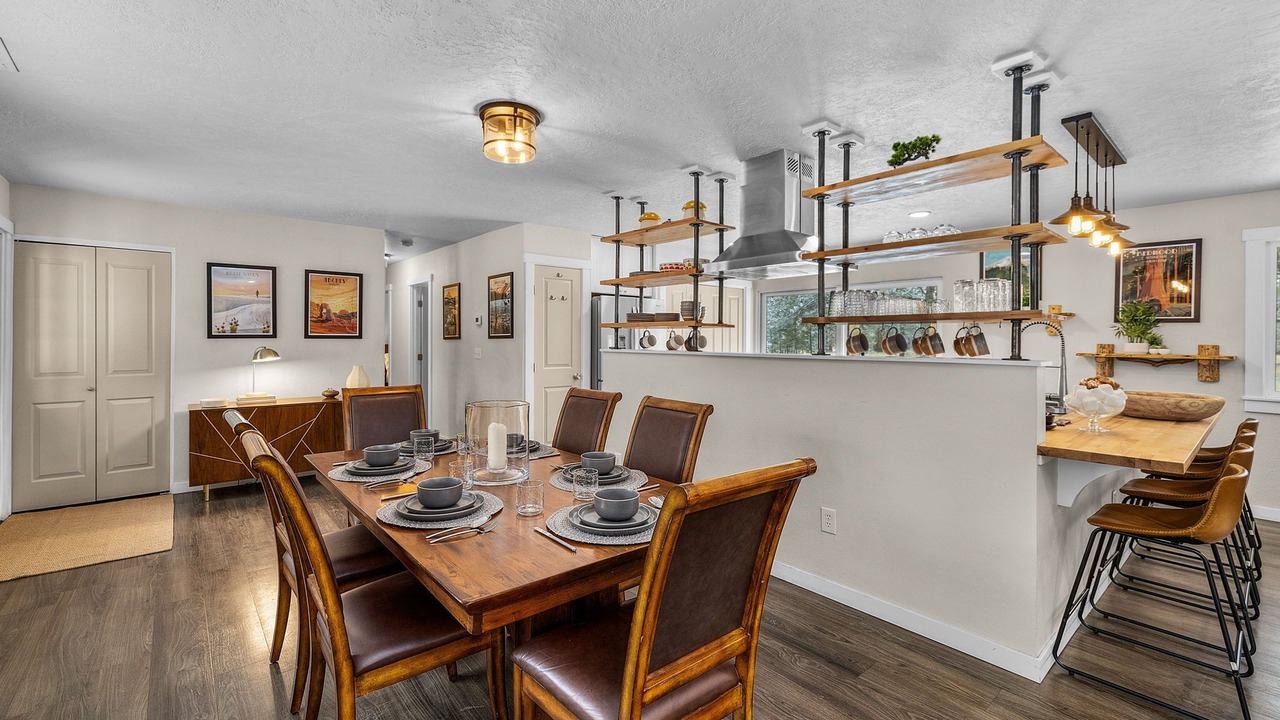 Photo of Others in Sisters