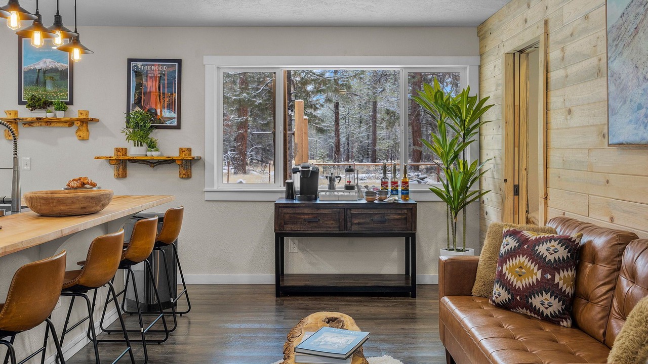 Photo of Others in Sisters