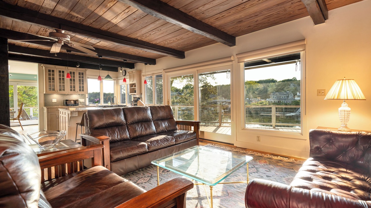 Photo of Livingroom in Branford