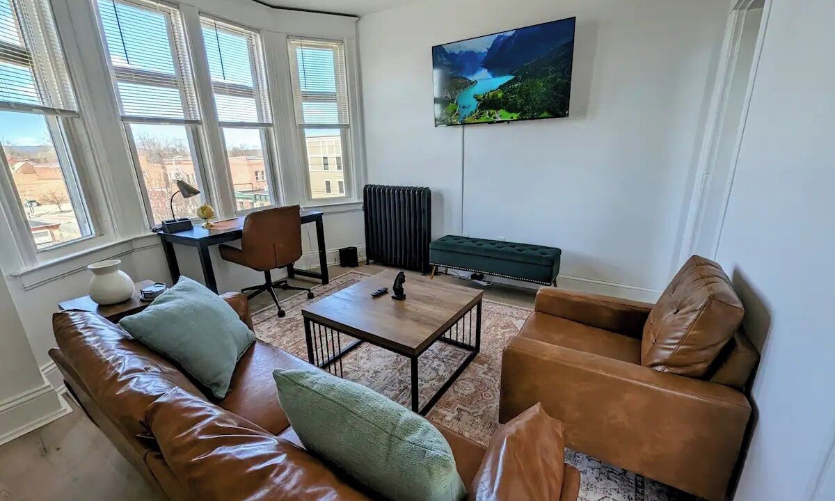Photo of Livingroom in Seward Place