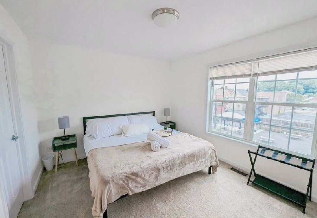 Photo of Bedroom in Stockade Historic District