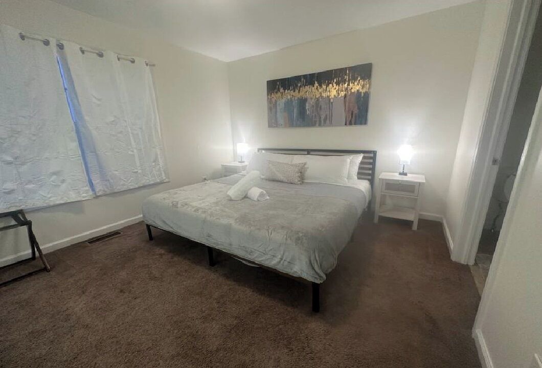 Photo of Bedroom in Stockade Historic District