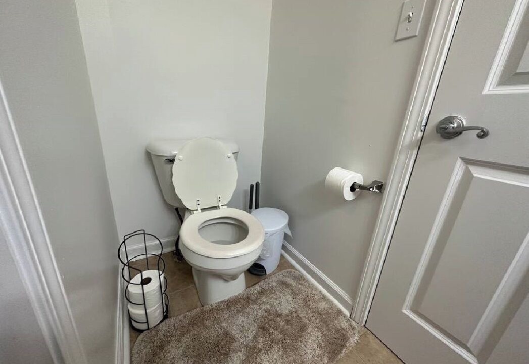 Photo of Bathroom in Stockade Historic District