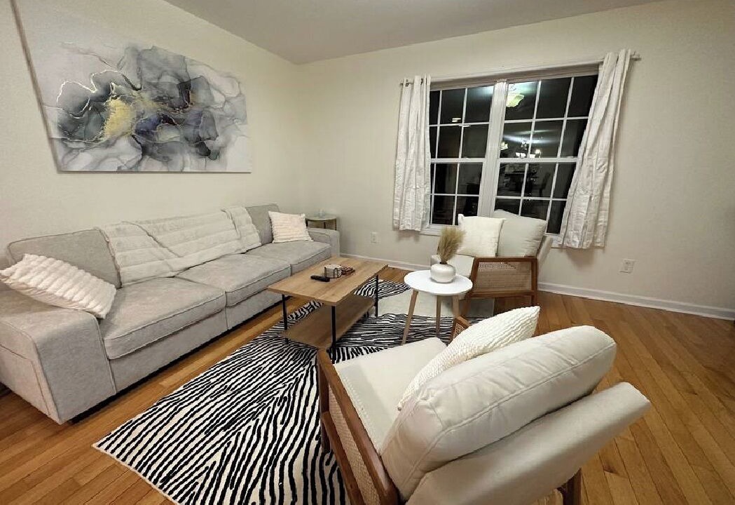 Photo of Livingroom in Stockade Historic District