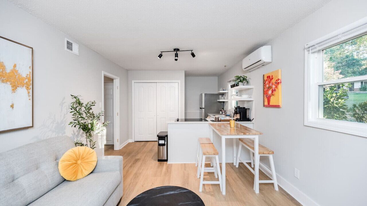 Photo of Livingroom in Southeast Raleigh
