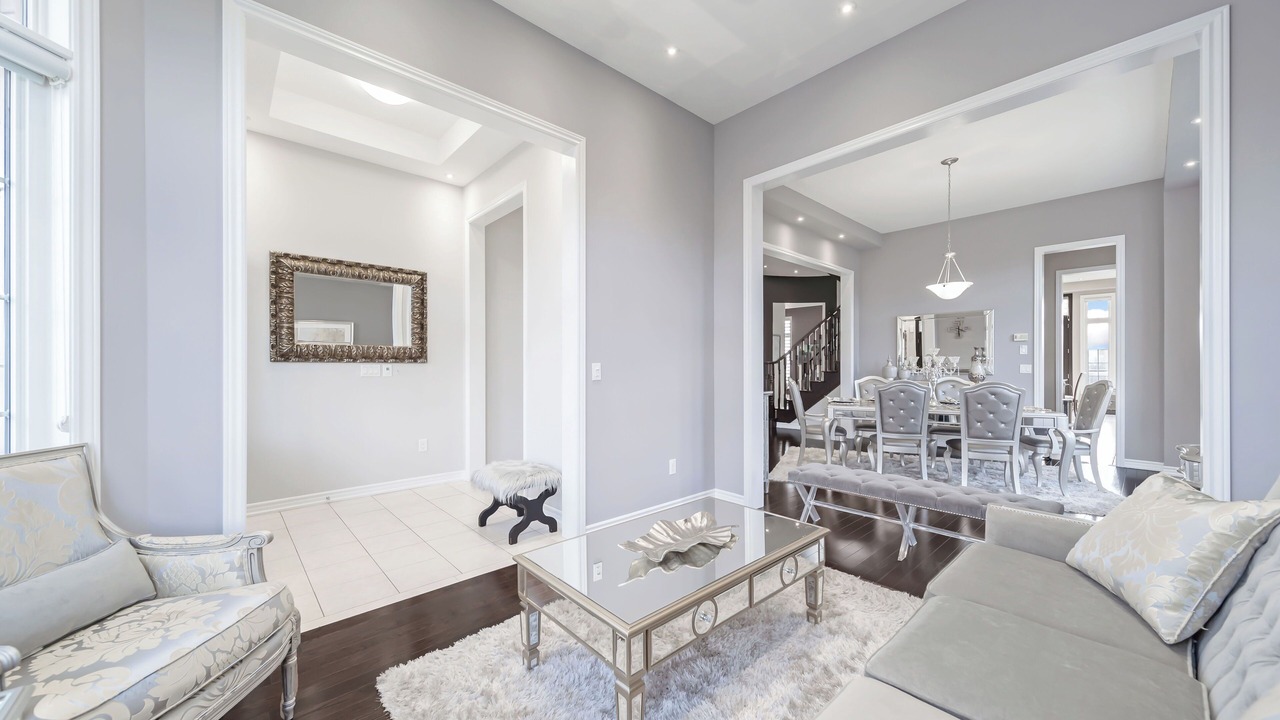 Photo of Livingroom in Brampton