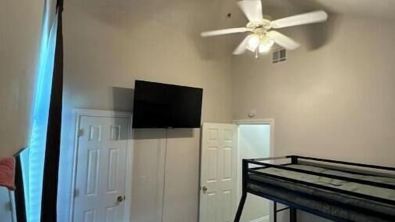 Photo of Bedroom in Yukon
