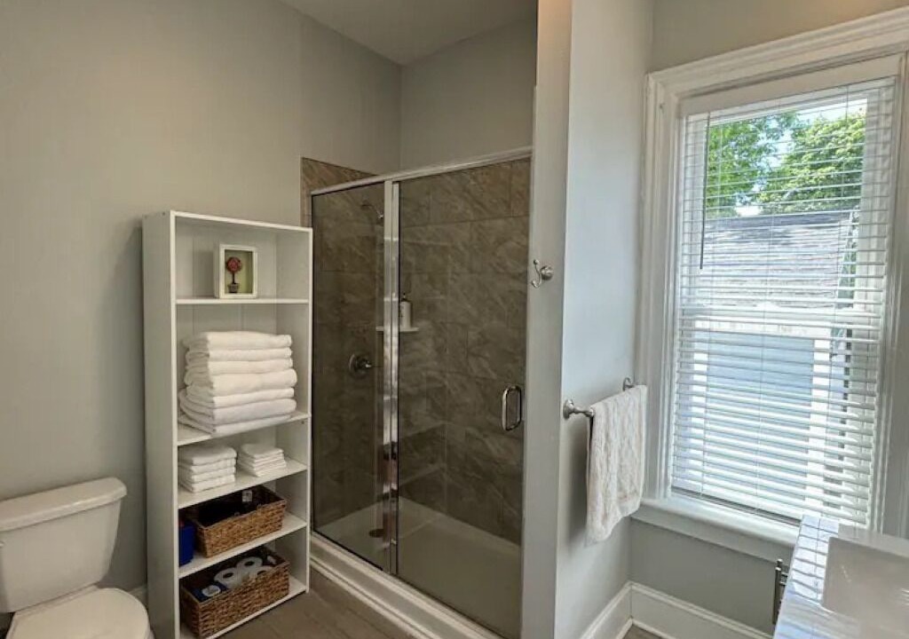 Photo of Bathroom in Front Park
