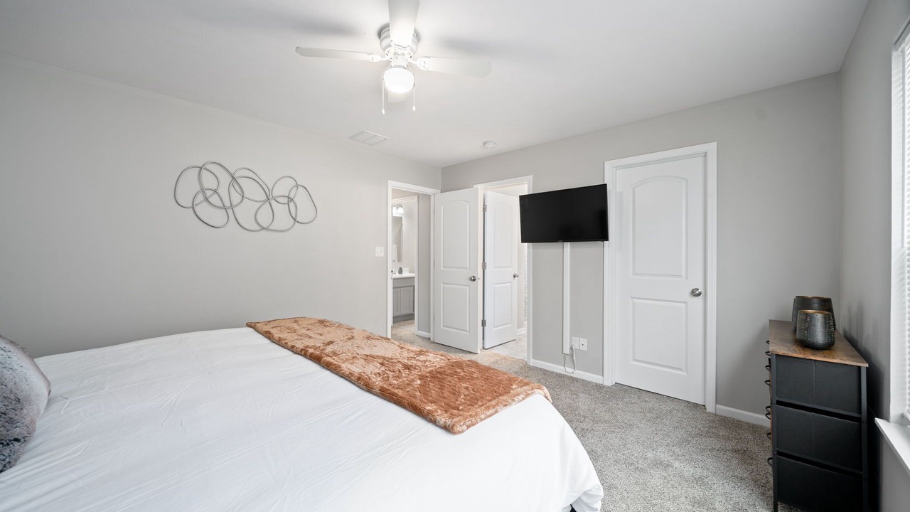 Photo of Bedroom in Crown Point