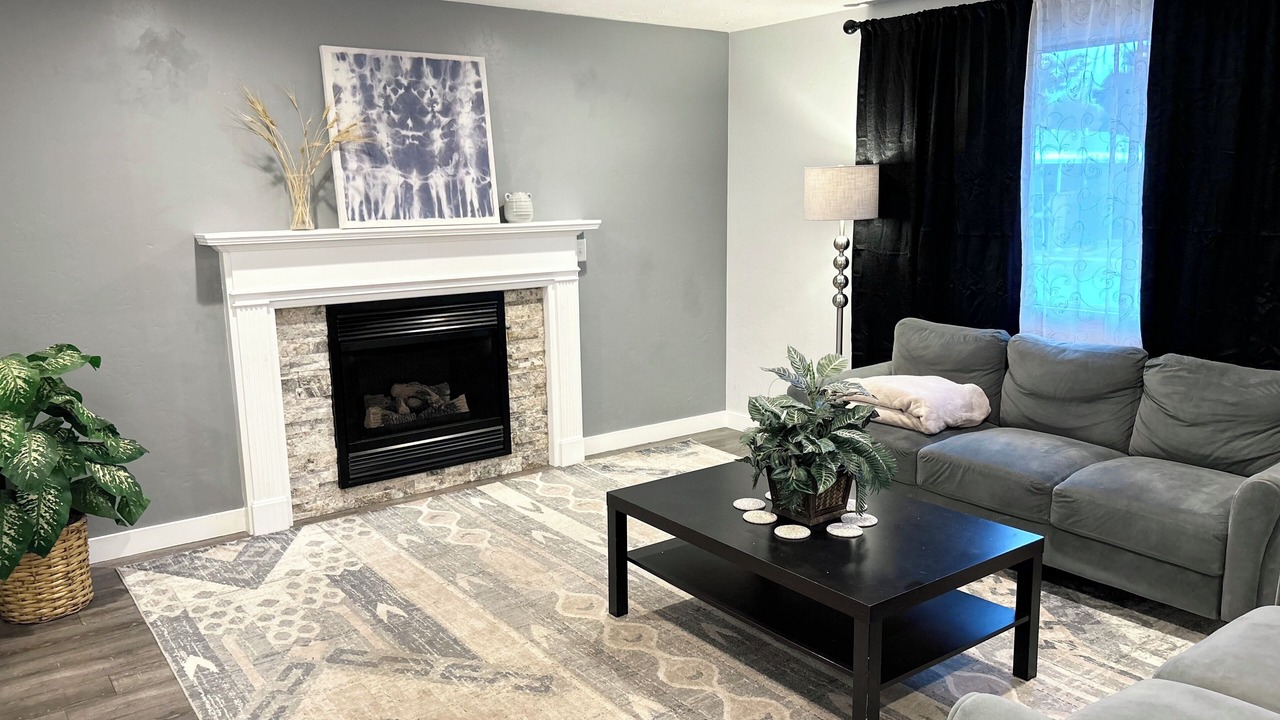 Photo of Livingroom in North Salt Lake