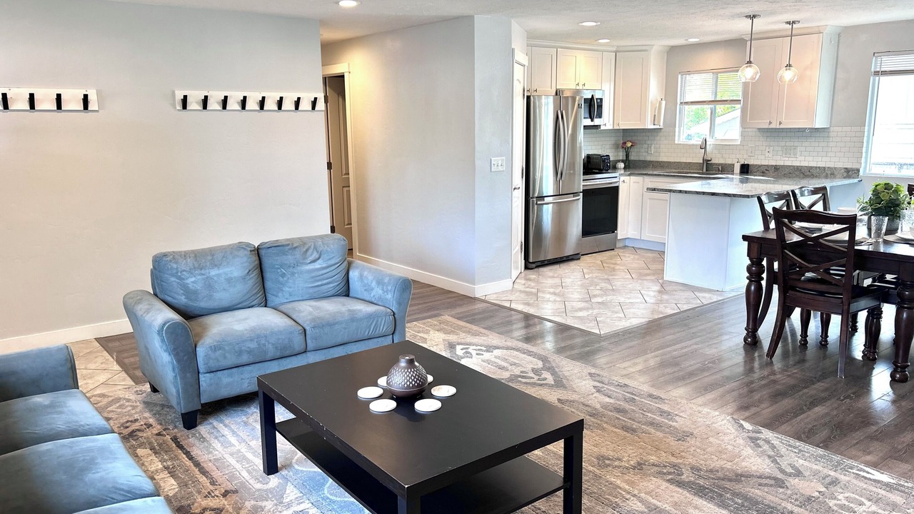 Photo of Livingroom in North Salt Lake