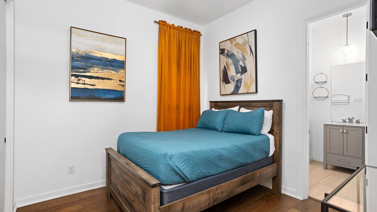 Photo of Bedroom in Arena District