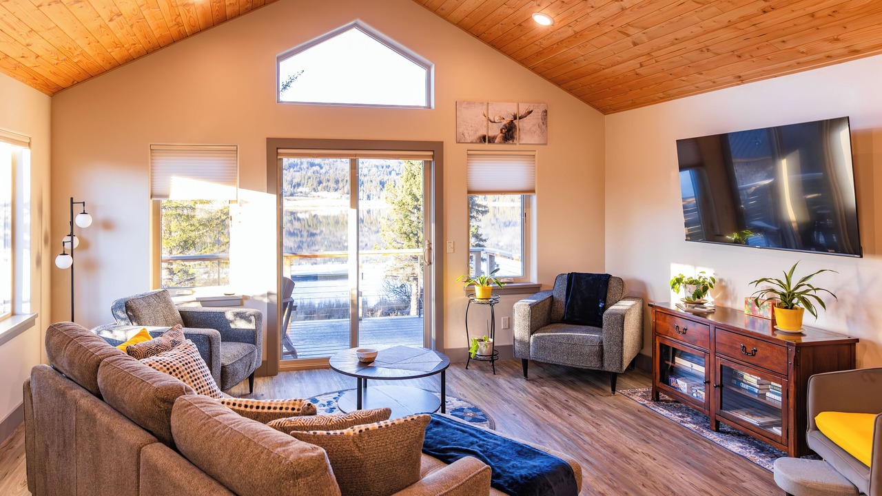 Photo of Livingroom in Homer