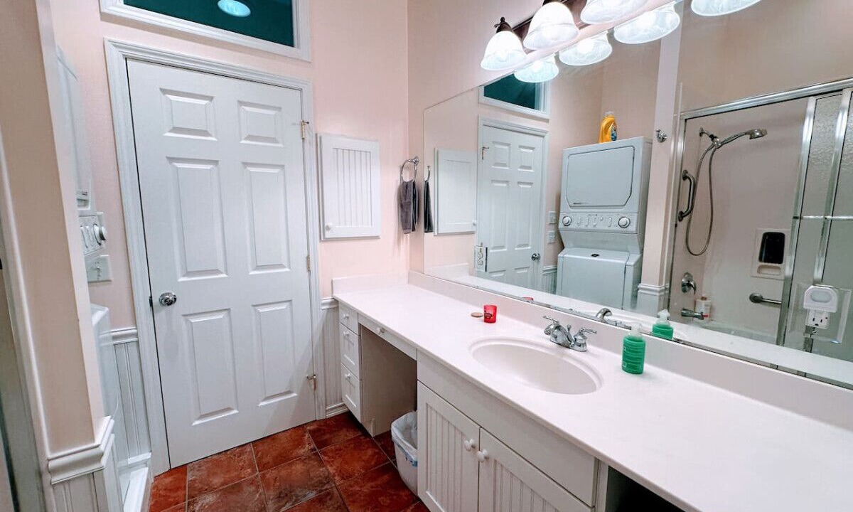 Photo of Bathroom in Geneseo