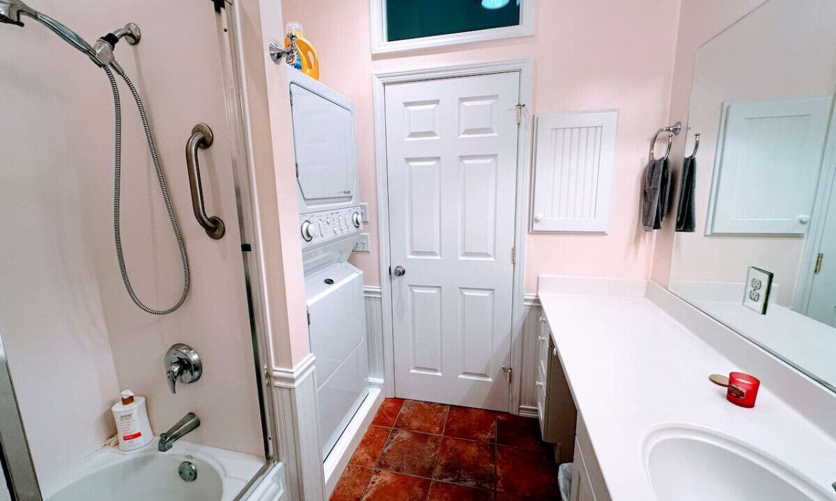 Photo of Bathroom in Geneseo