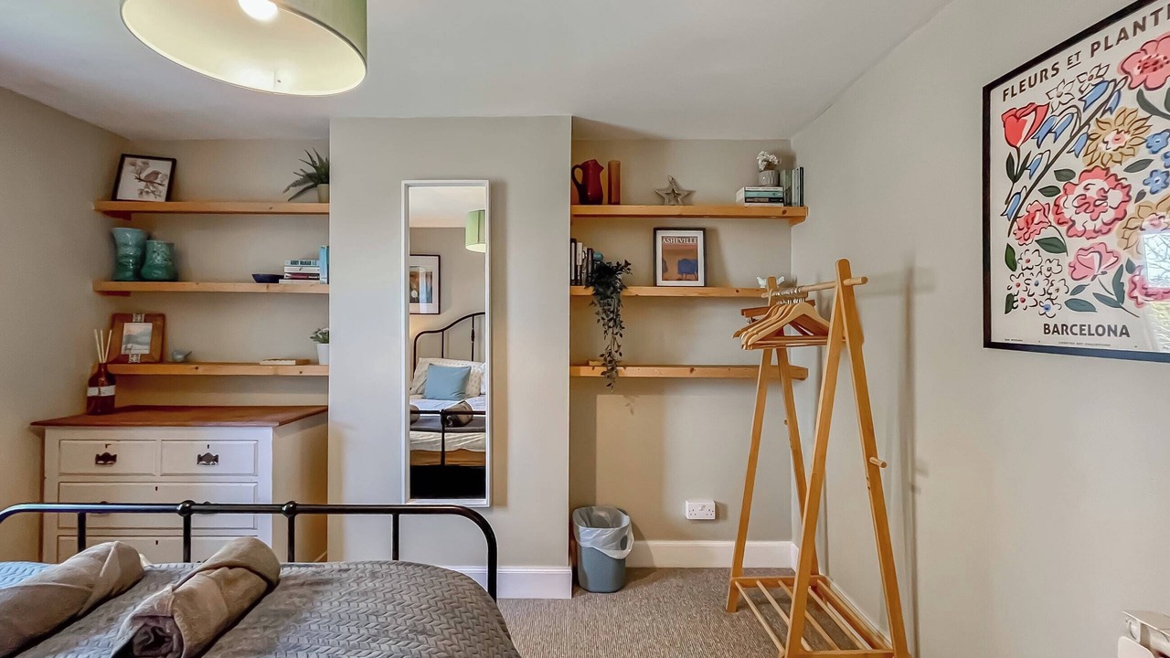 Photo of Others in Trowle Common