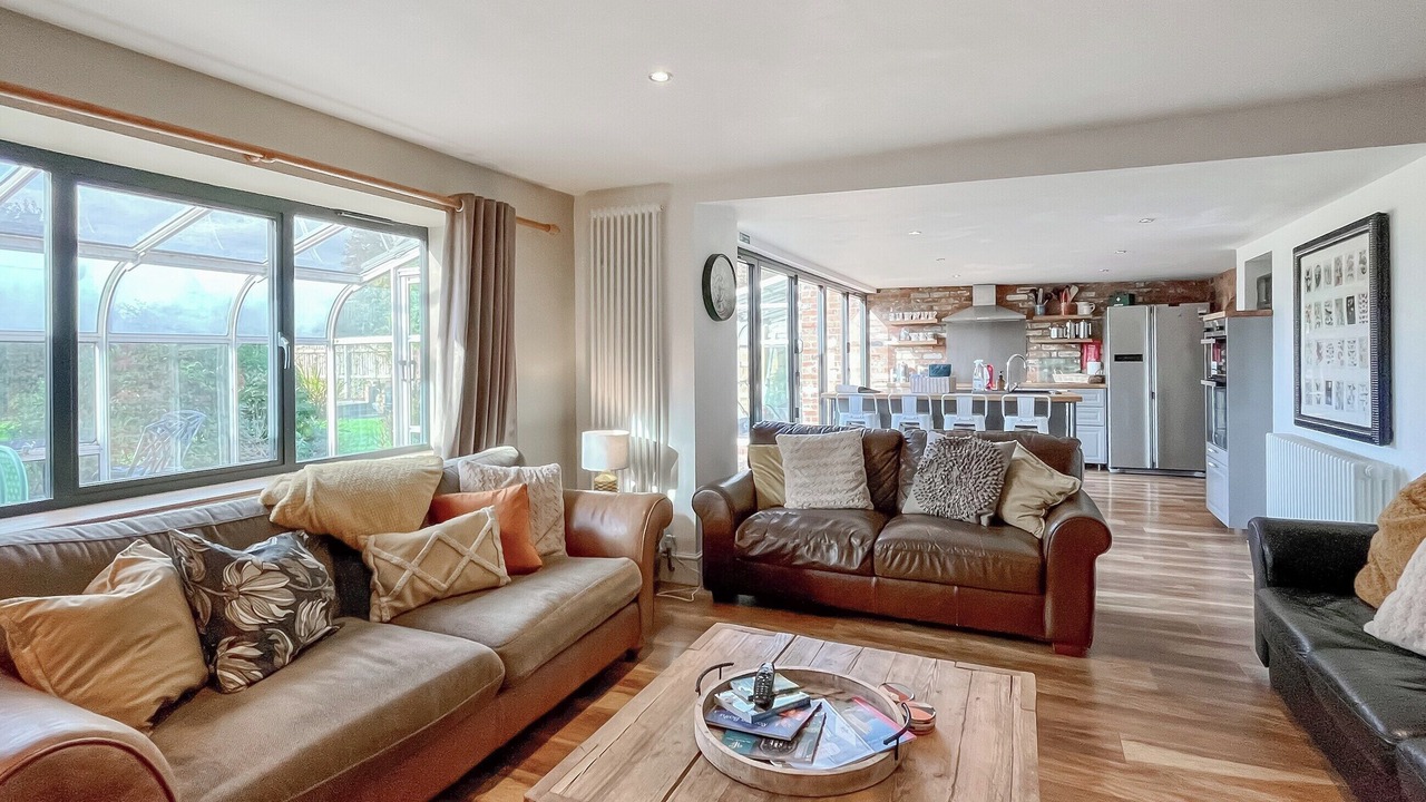 Photo of Others in Trowle Common