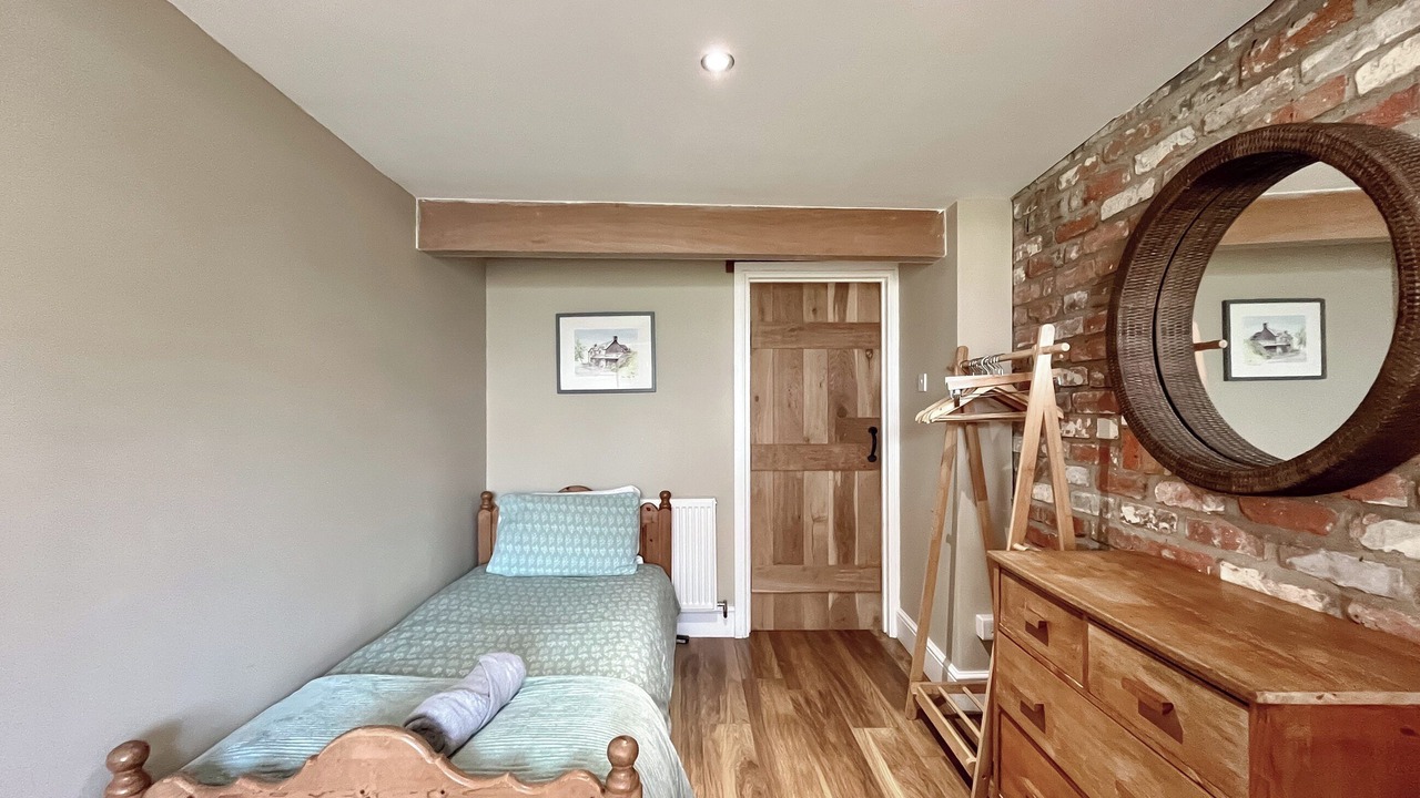 Photo of Others in Trowle Common