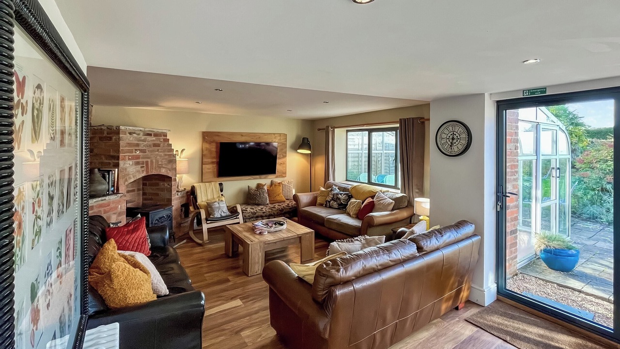 Photo of Others in Trowle Common