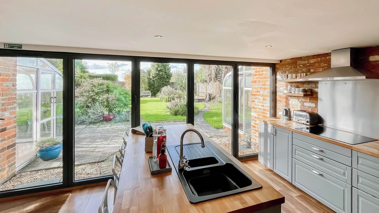 Photo of Others in Trowle Common