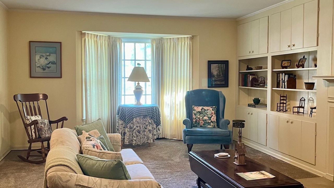 Photo of Livingroom in Winfield