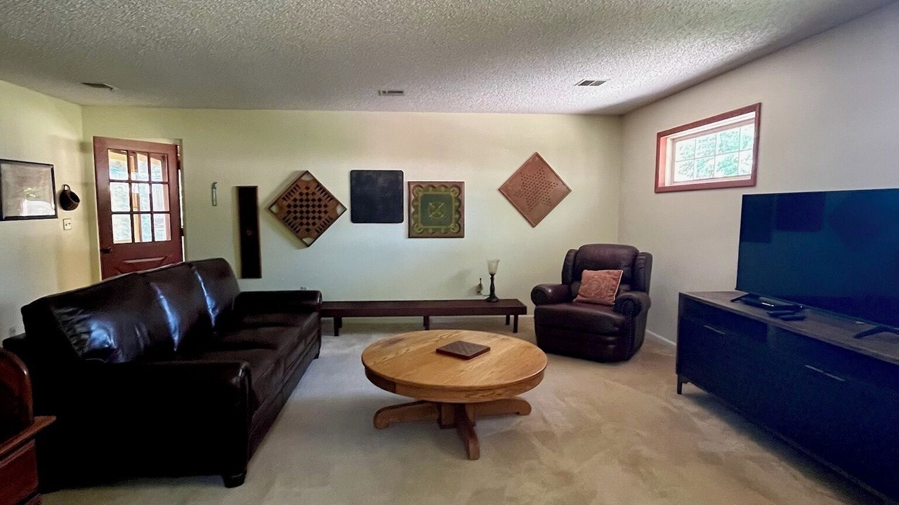 Photo of Livingroom in Winfield