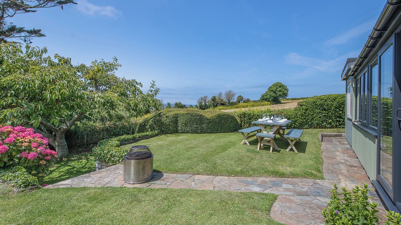 Photo of Others in Hope-Cove