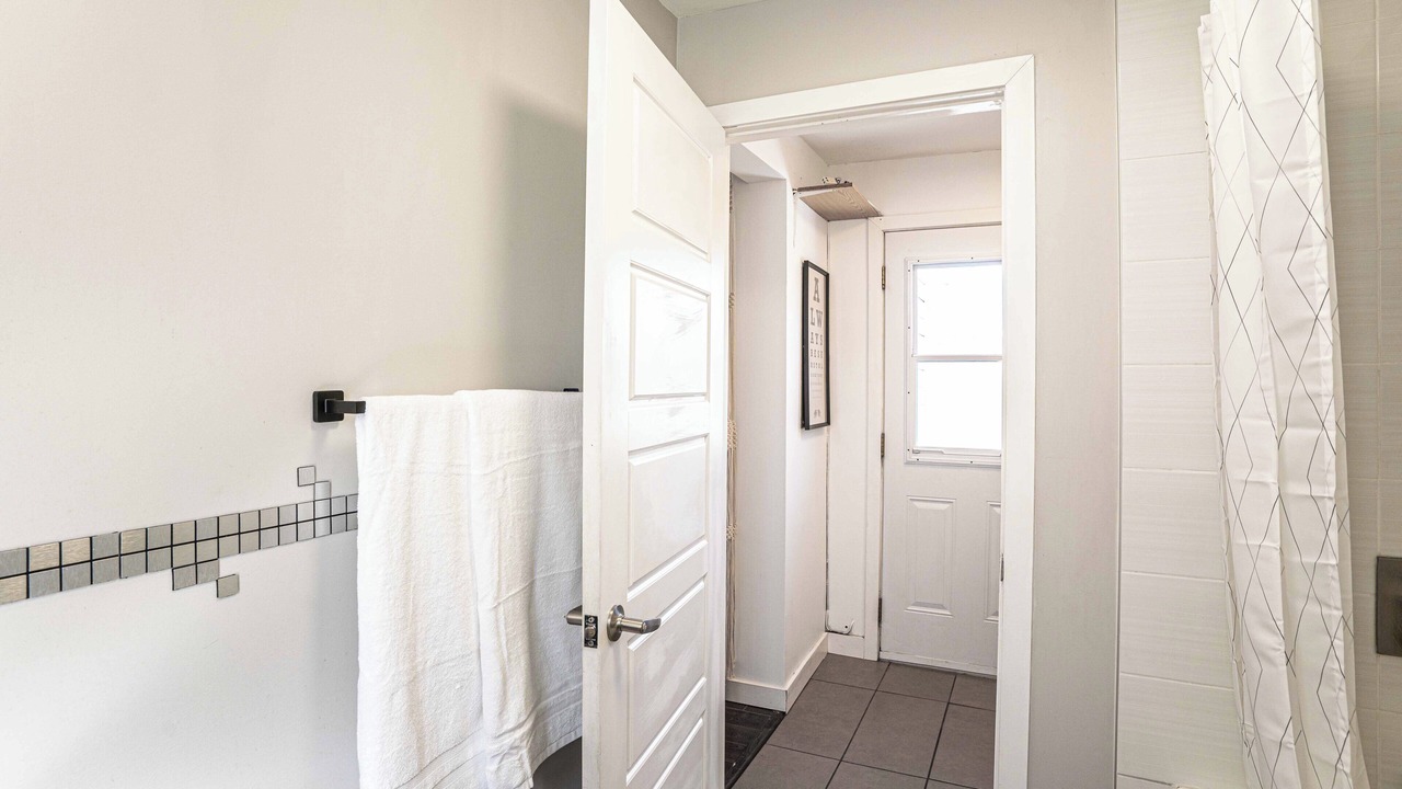 Photo of Bathroom in Saint-Hubert