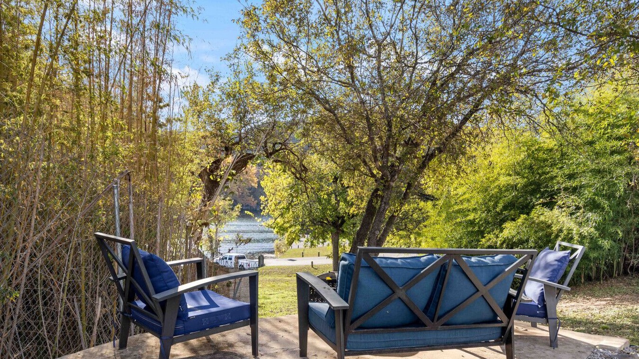 Photo of Outdoor in Lake Austin Village