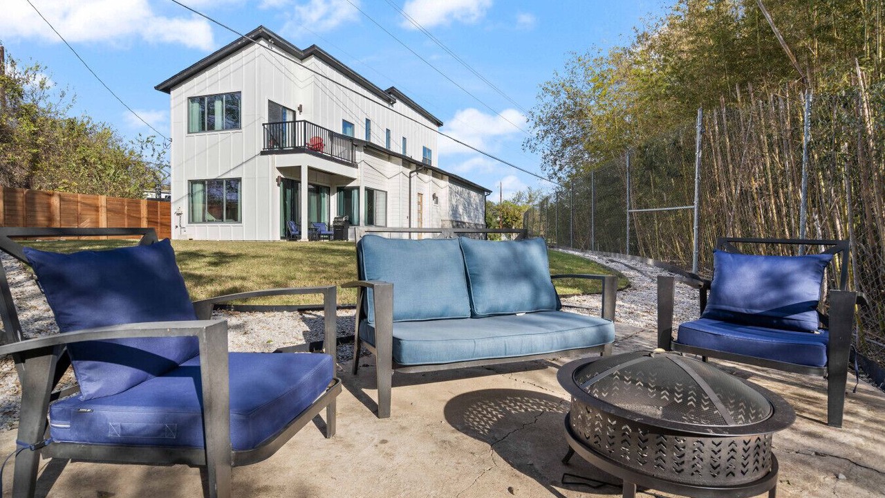 Photo of Outdoor in Lake Austin Village