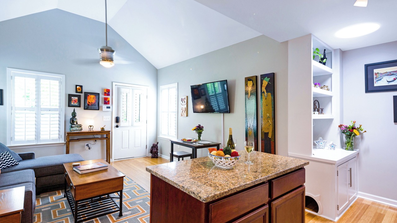 Photo of Livingroom in Downtown